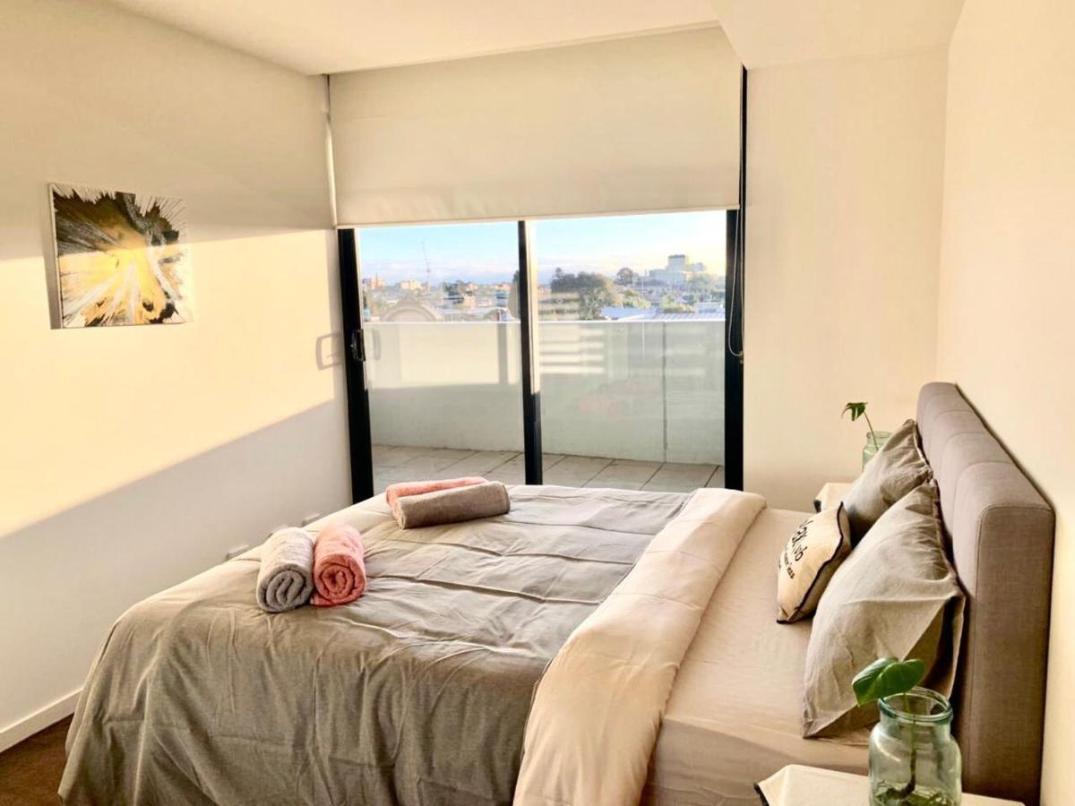 Hospedagem domiciliar Shared Homestay Tranquil Art Deco Private With Private Bathroom In Brunswick