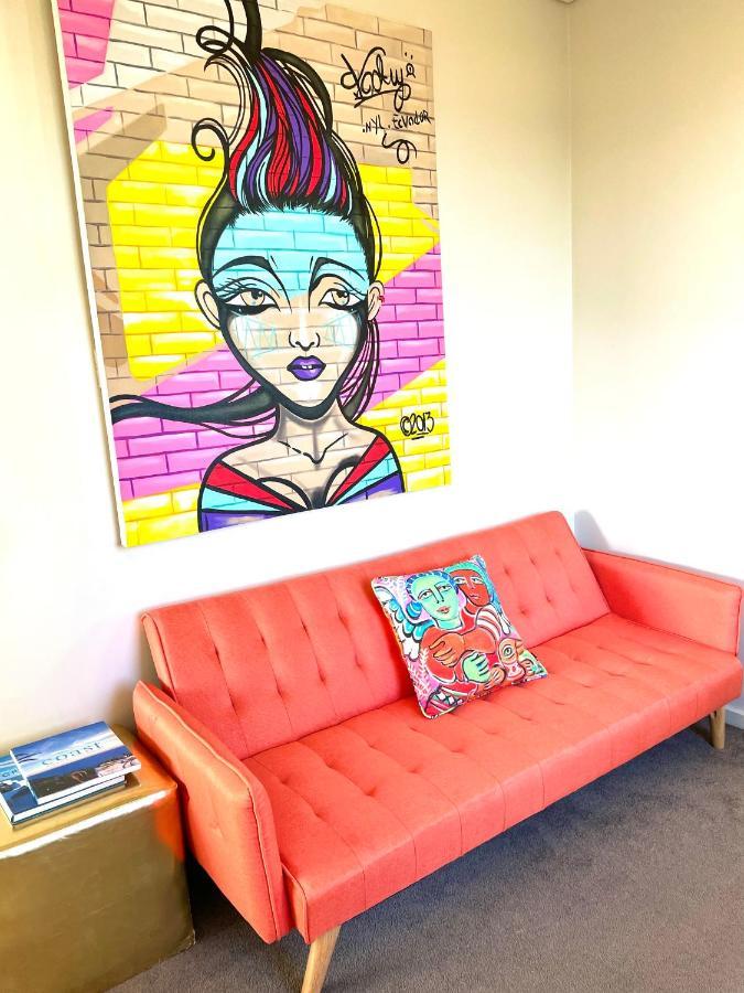 Beautiful Bay Views Huge 3-bedroom Office, Pool, Gym, 2 Car Spaces And So Much Melbourne