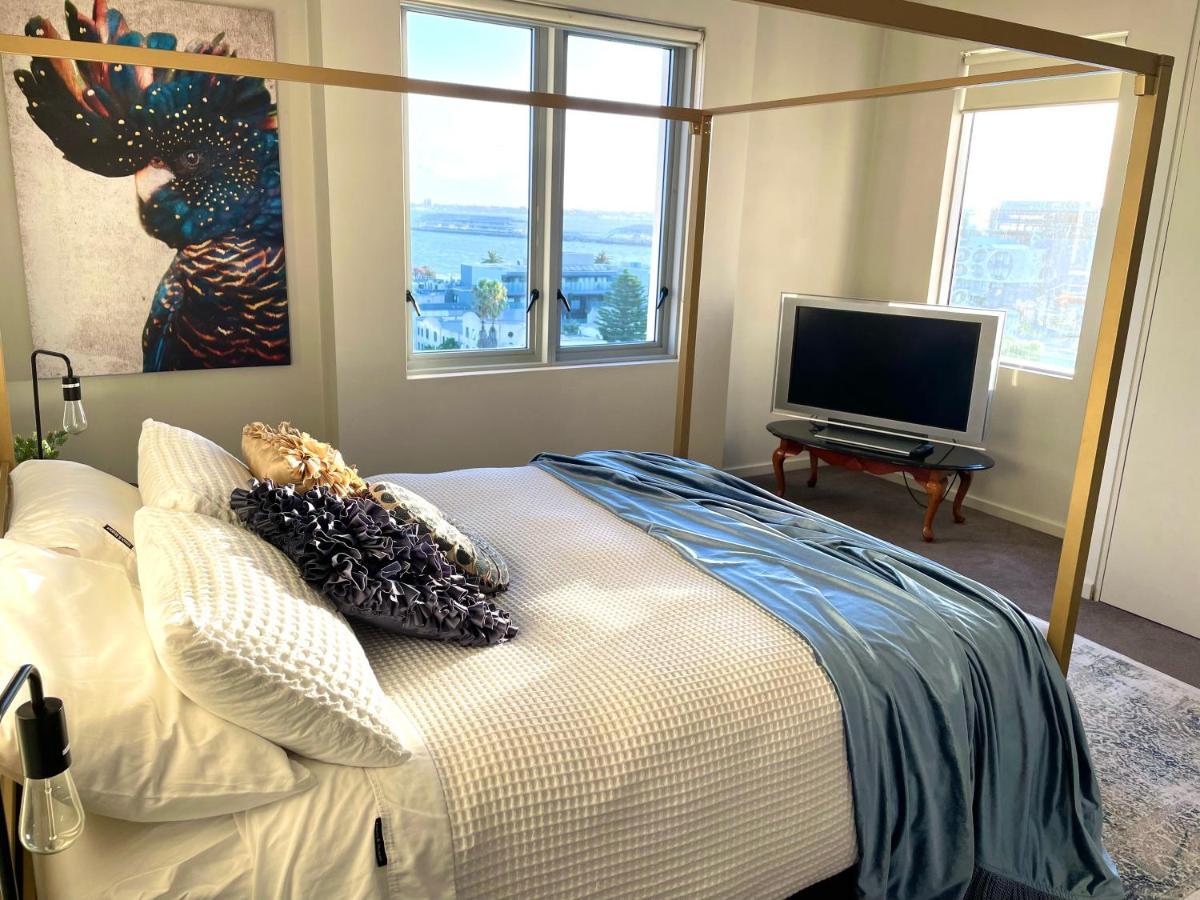Beautiful Bay Views Huge 3-bedroom Office, Pool, Gym, 2 Car Spaces And So Much Melbourne