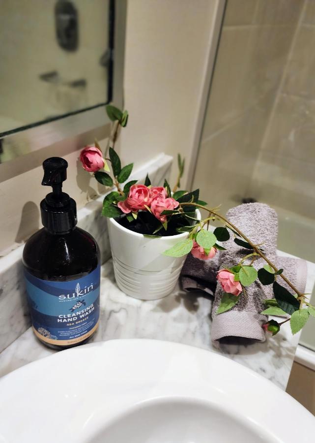 Royal Botanical Gardens 2br
