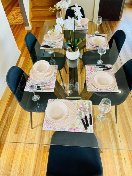 Tranquil Retreat Near To Airport * Melbourne
