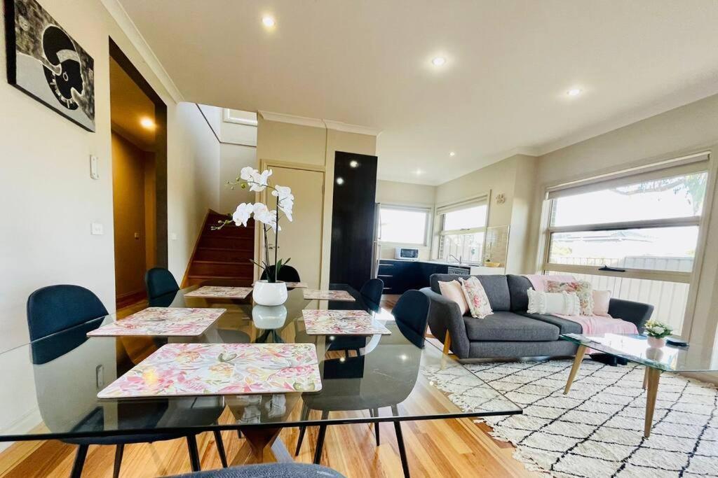 Bahay bakasyunan Tranquil Retreat Near To Airport Melbourne