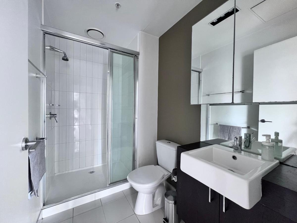 Melbcbd Large 3br2bth Gympool Heater Apartment *