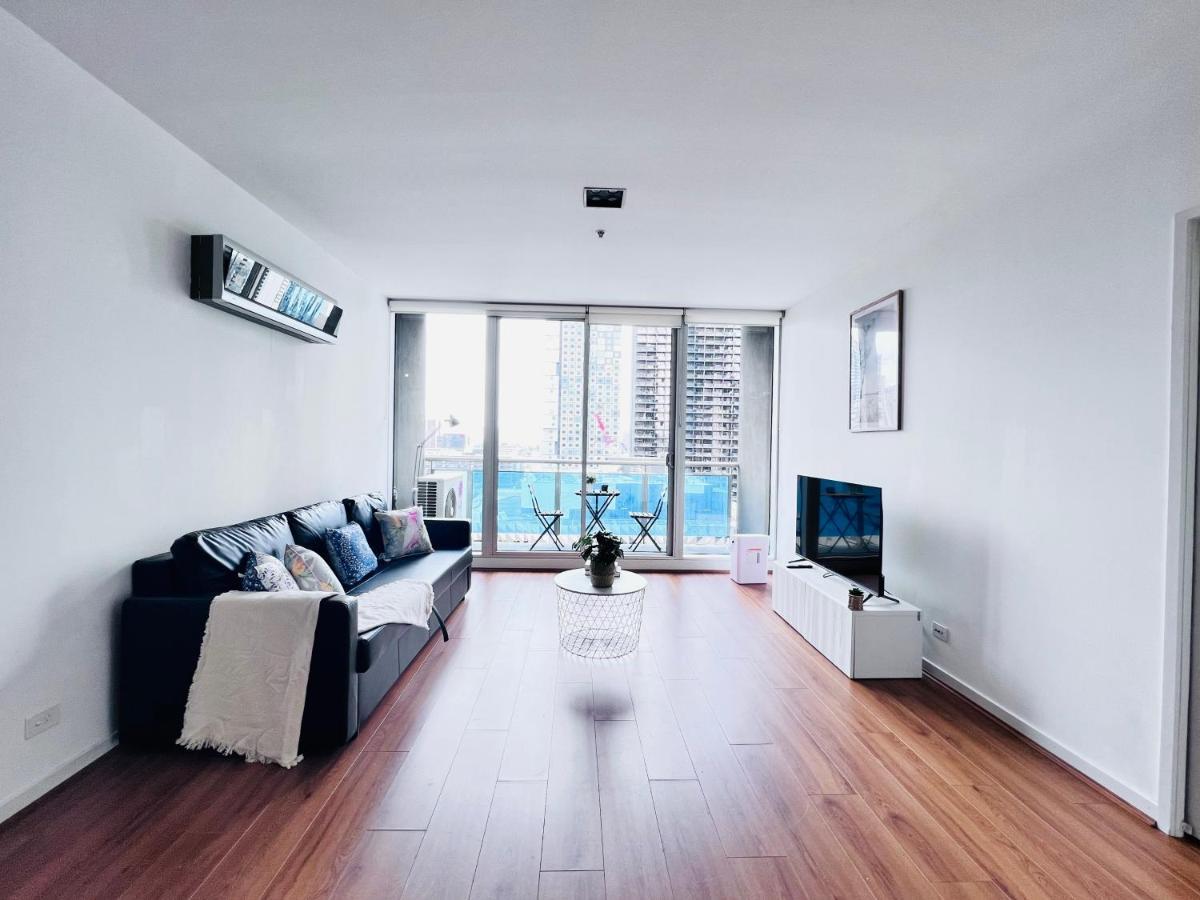 Melbcbd Large 3br2bth Gympool Heater Apartment Melbourne