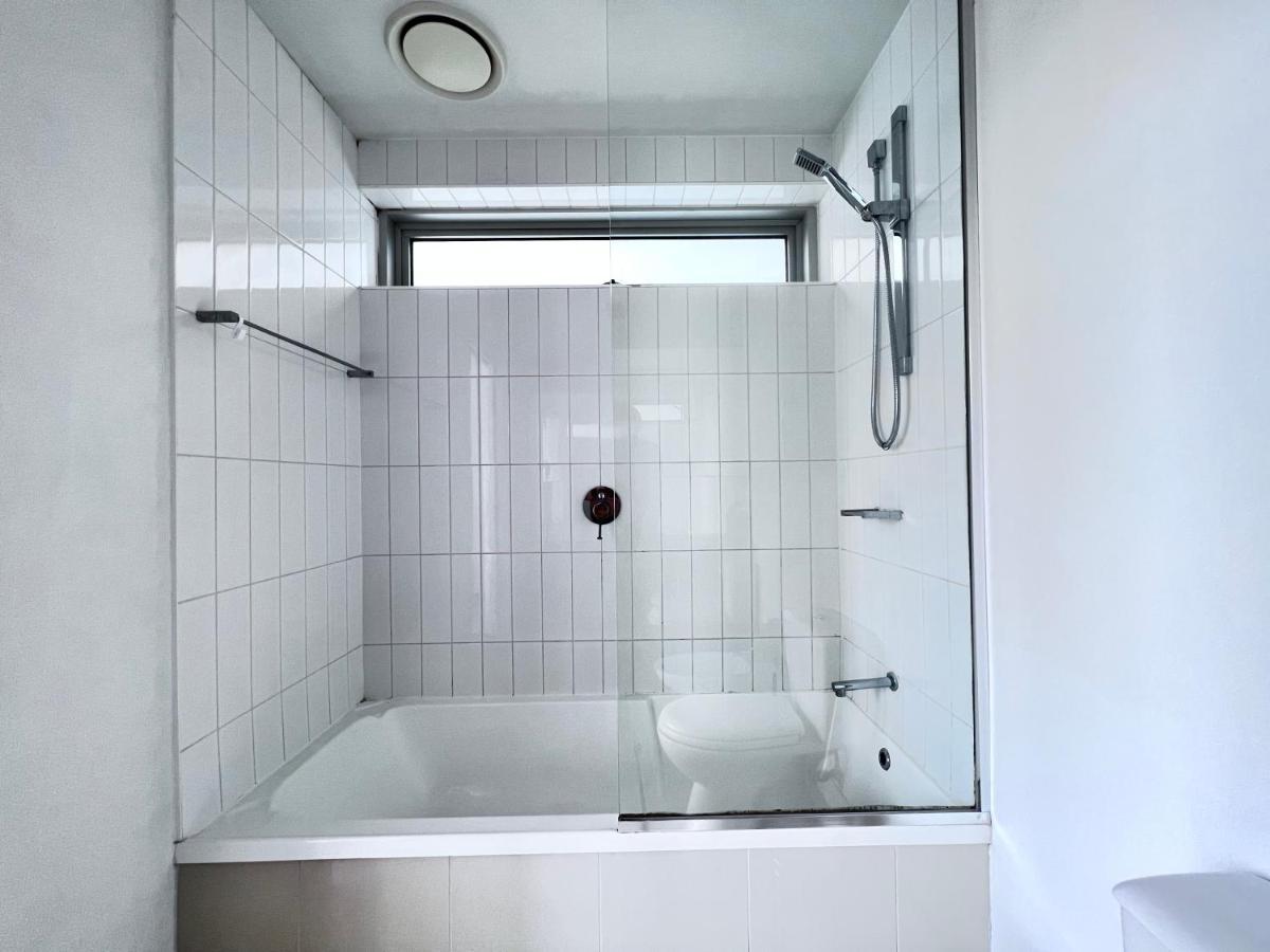 Melbcbd Large 3br2bth Gympool Heater Apartment Melbourne