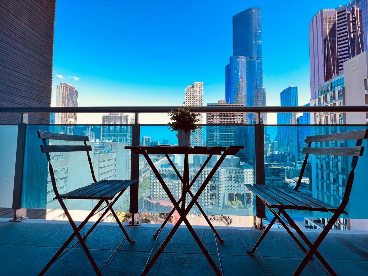 Melbcbd Large 3br2bth Gympool Heater Apartment *