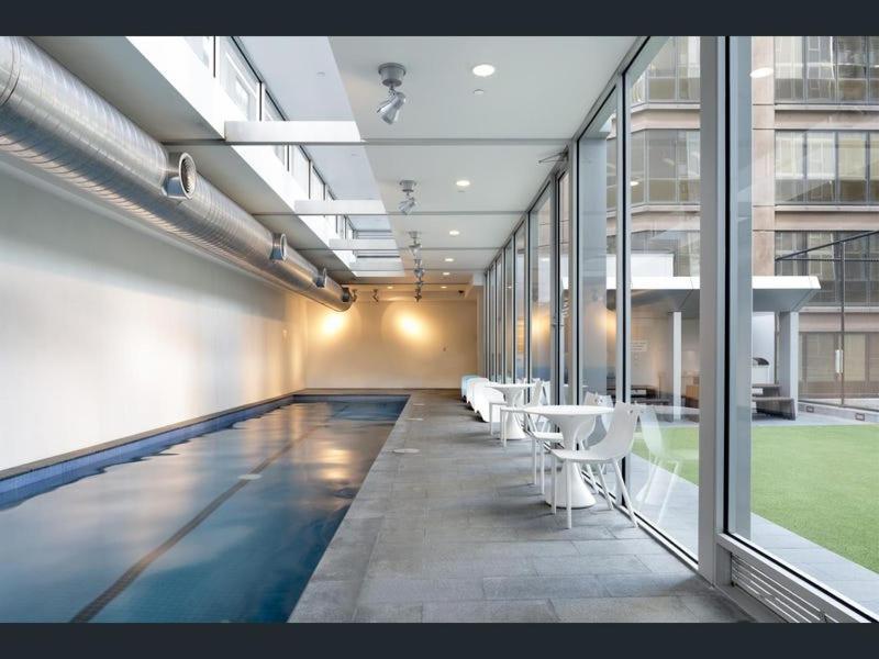 Melbcbd Large 3br2bth Gympool Heater Apartment