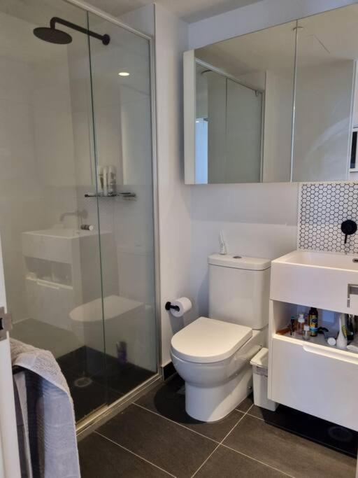 Apartamento Contemporary Abode With Ultra Convenience