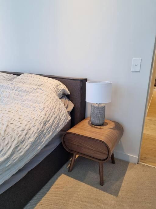Apartamento Contemporary Abode With Ultra Convenience