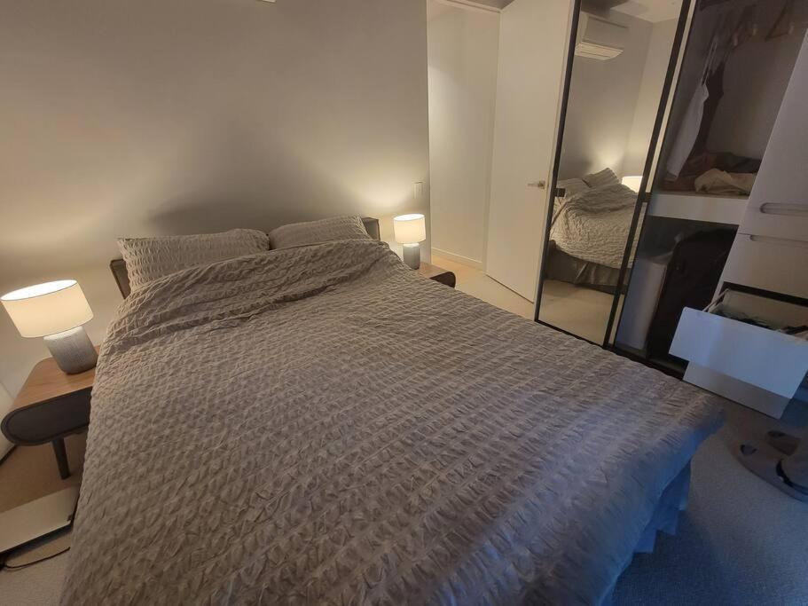 Apartamento Contemporary Abode With Ultra Convenience *