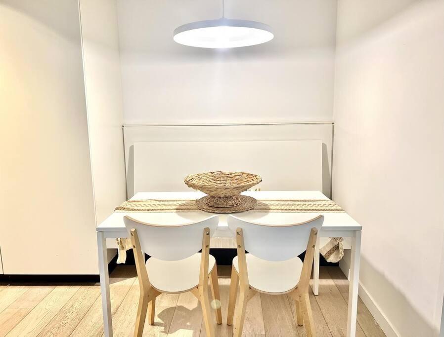 Cozy 2 Beds Near Central Rmit Apartment
