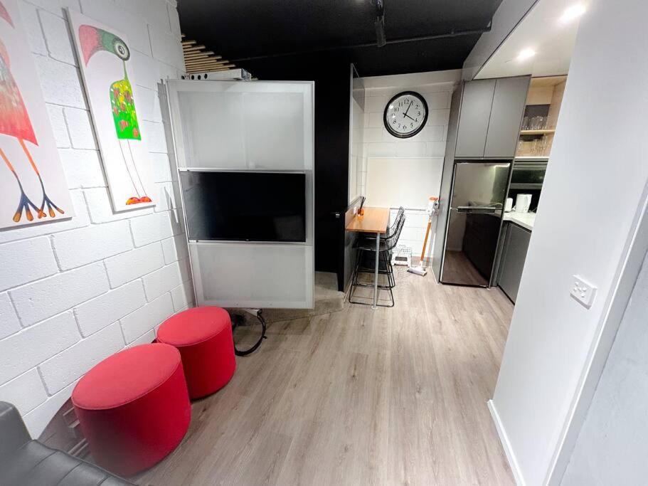 Apartment Flinders Street 205 - *