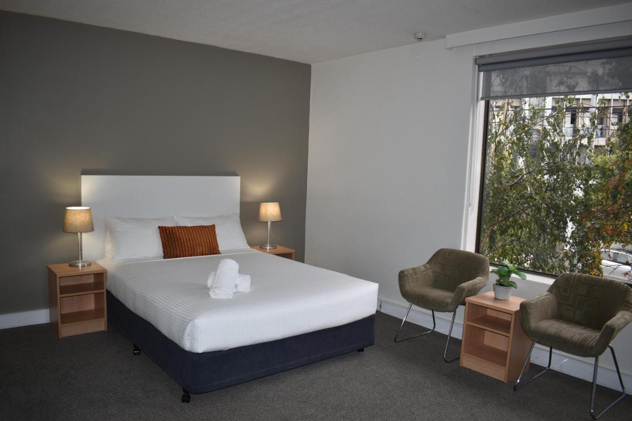 Hotel Cosmopolitan And Melbourne