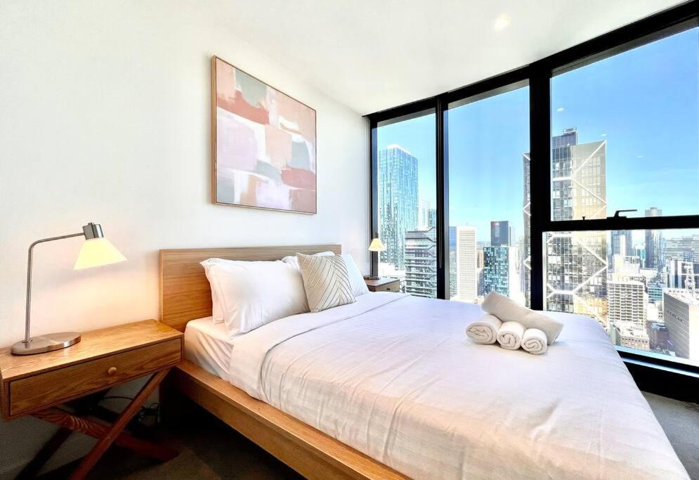 Apartment Highrise Location 2baths Melbourne