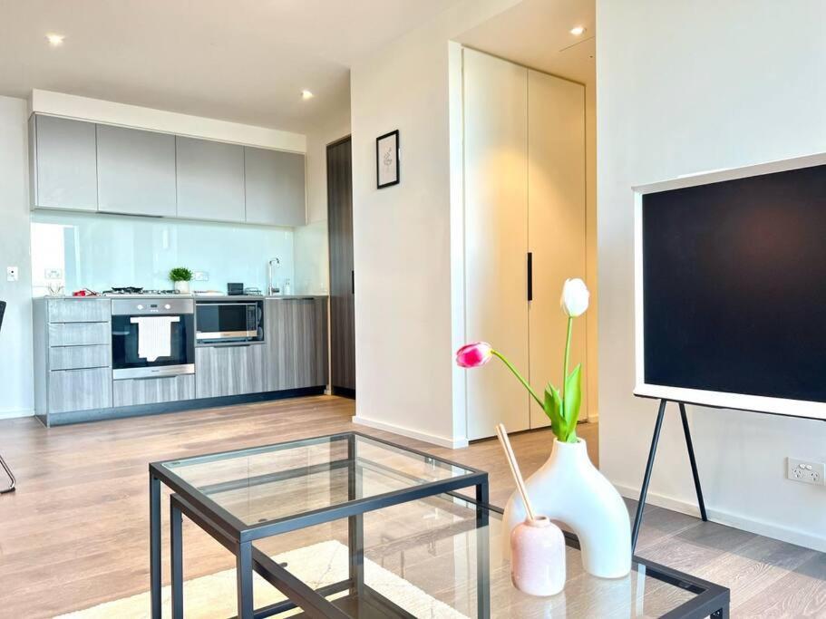 Stylish 1-bed With Spectacular Docklands Views * Melbourne