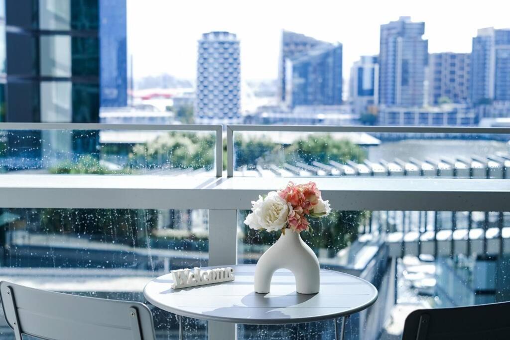 Stylish 1-bed With Spectacular Docklands Views Apartment Melbourne