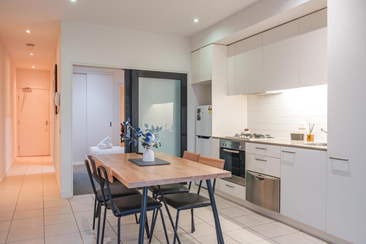 Stone's Throw To Mcg 1br1ba With Free Car Park * Melbourne
