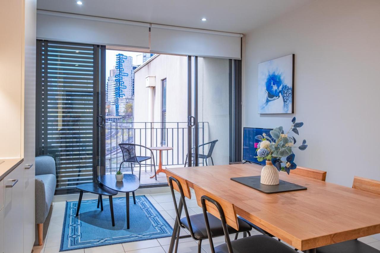 Stone's Throw To Mcg 1br1ba With Free Car Park *