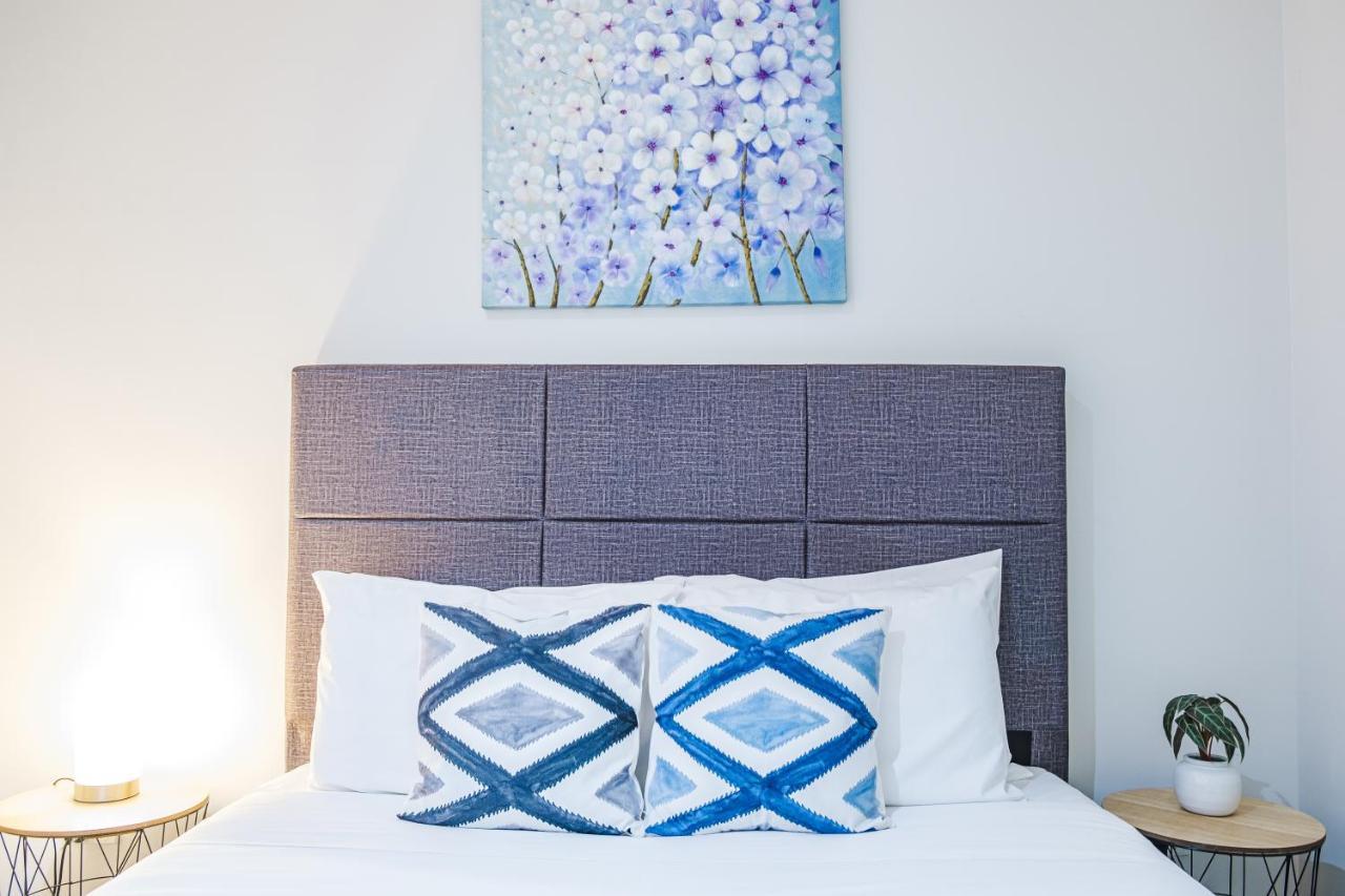 Stone's Throw To Mcg 1br1ba With Free Car Park Melbourne