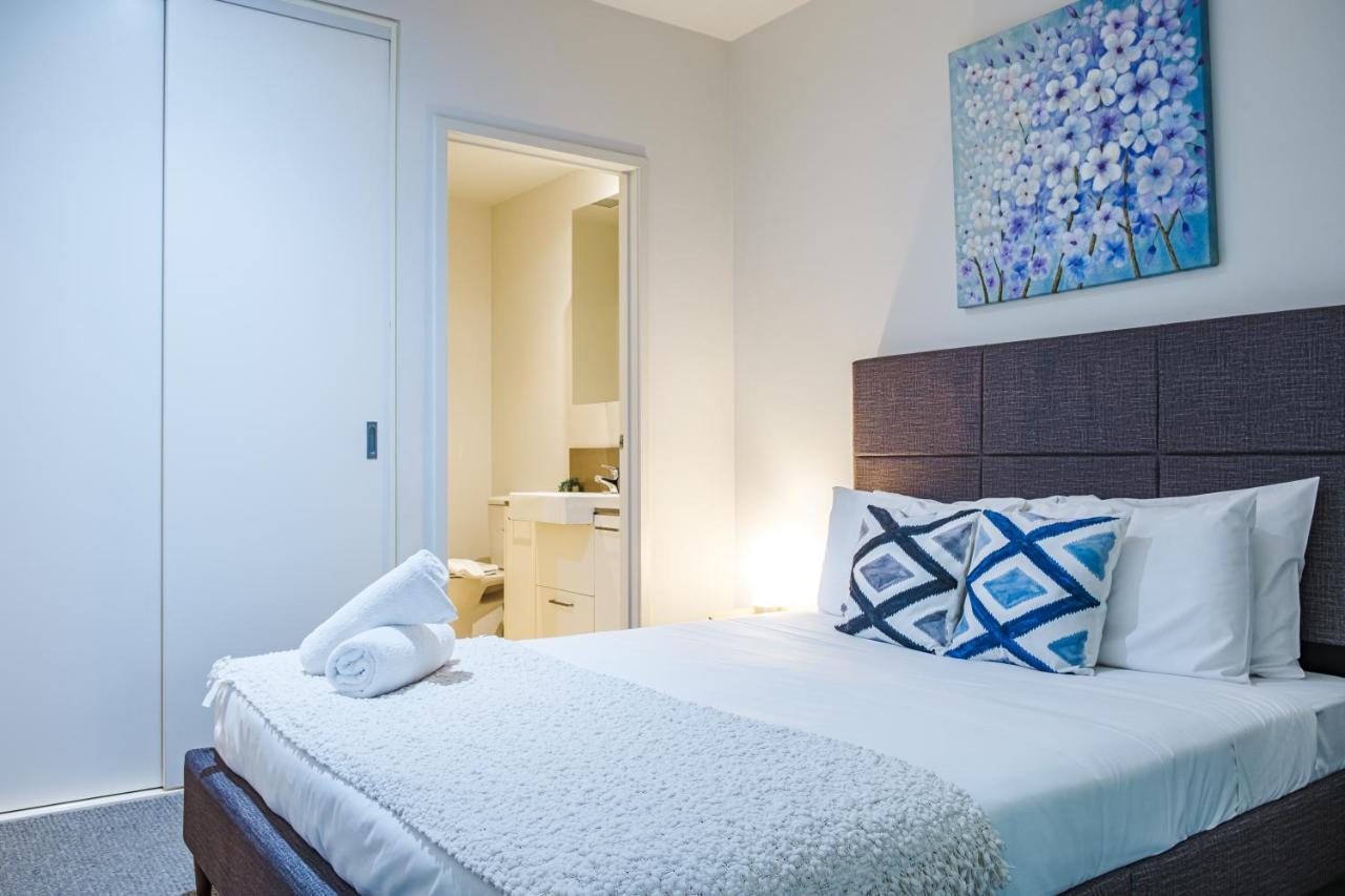 Stone's Throw To Mcg 1br1ba With Free Car Park Melbourne