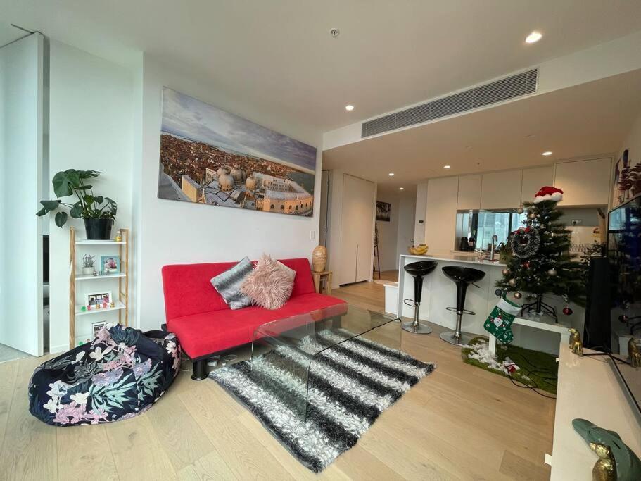Experience Luxury At Southbank's Newest W/ View Apartment