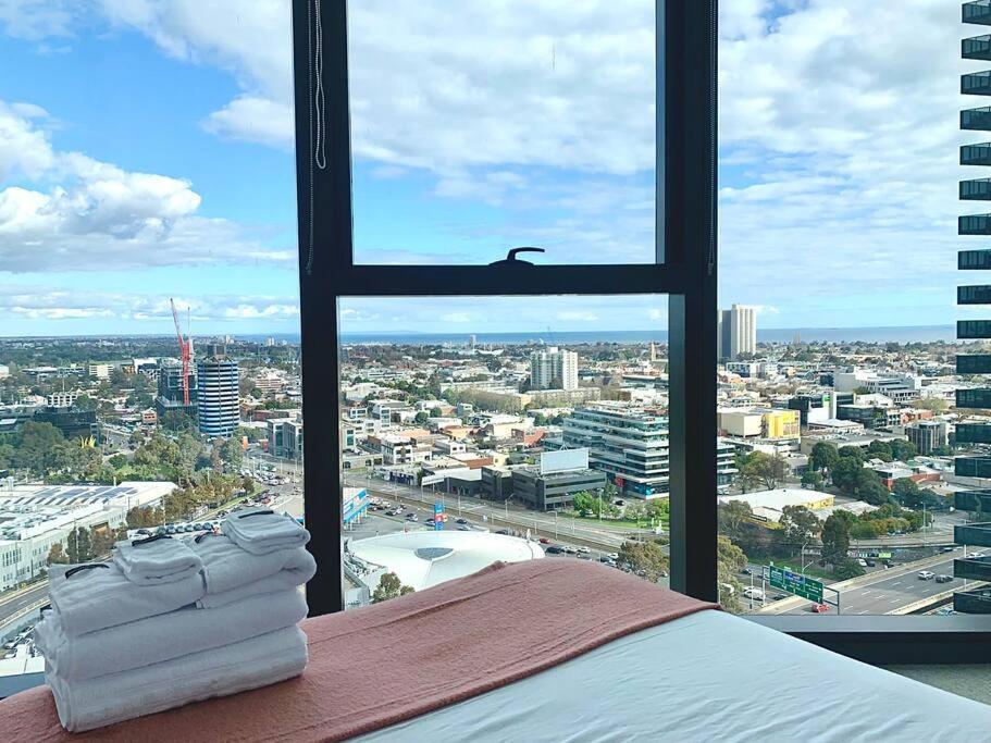 Modern 3br In High Rise W/ Sea View Incl Carpark Apartment