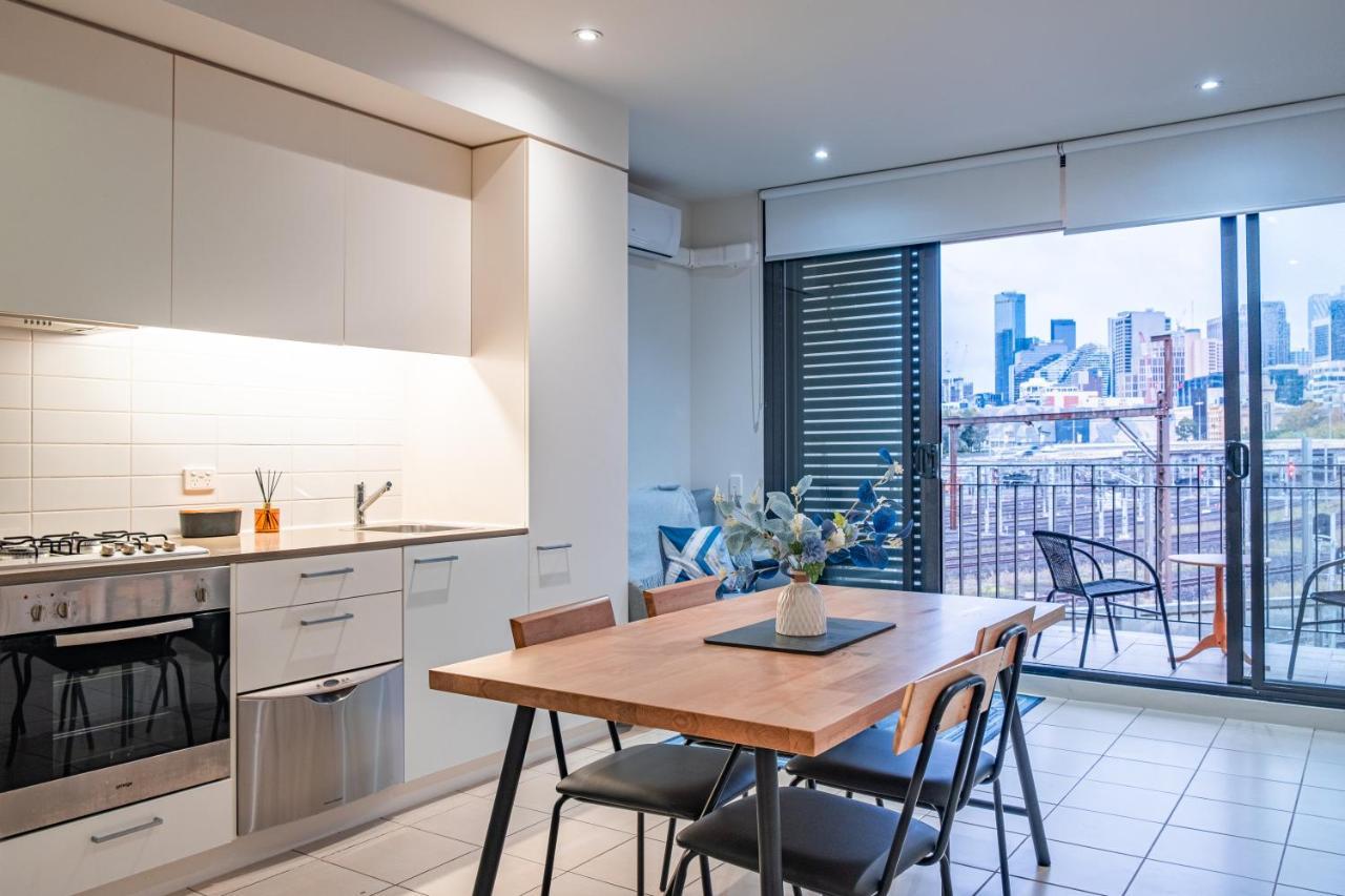 Apartment Stone's Throw To Mcg 1br1ba With Free Car Park *