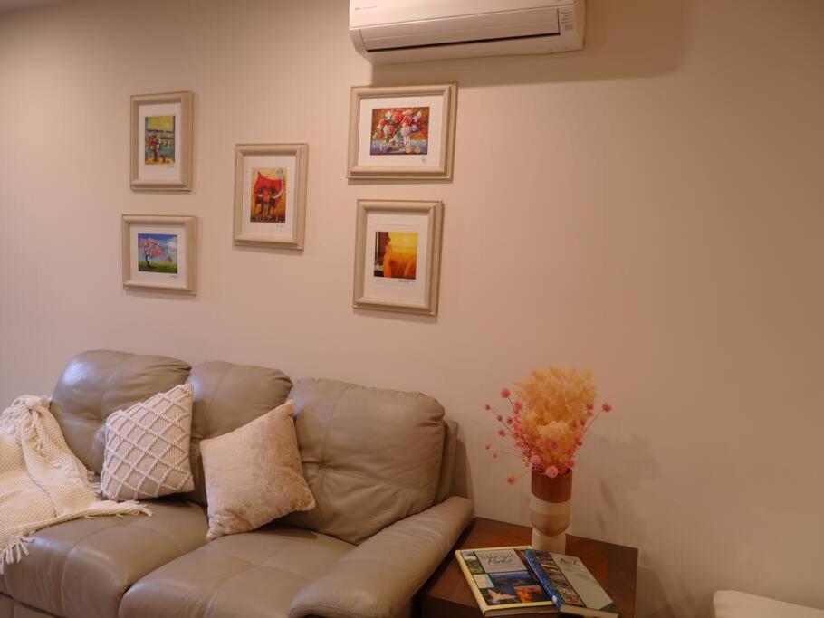 Caulfield Village Apartment *