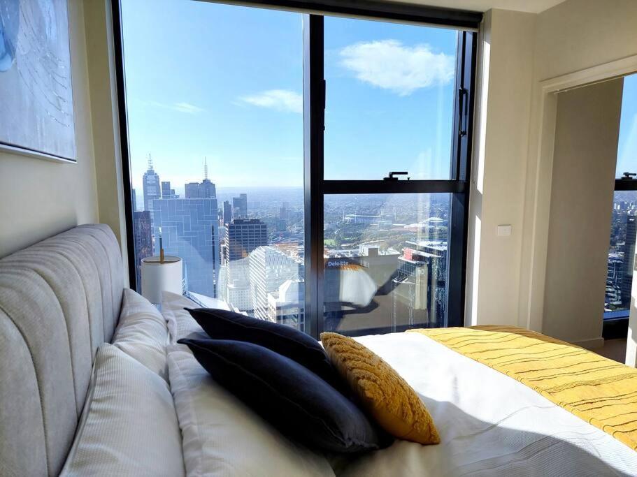 Cbd Skyline 2 Bedroom *