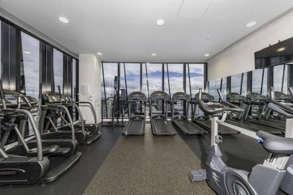 Cbd Skyline 2 Bedroom Apartment *