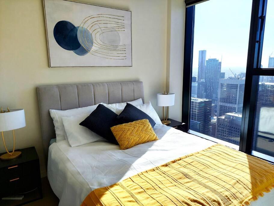 Cbd Skyline 2 Bedroom Apartment
