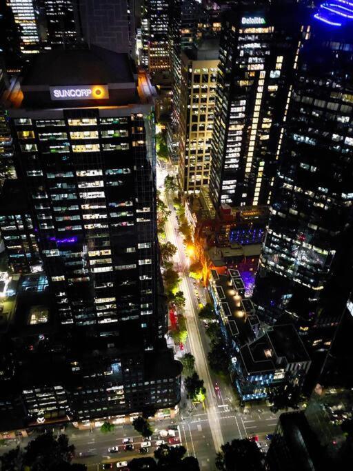 Cbd Skyline 2 Bedroom