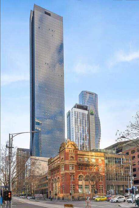 Cbd Skyline 2 Bedroom Apartment