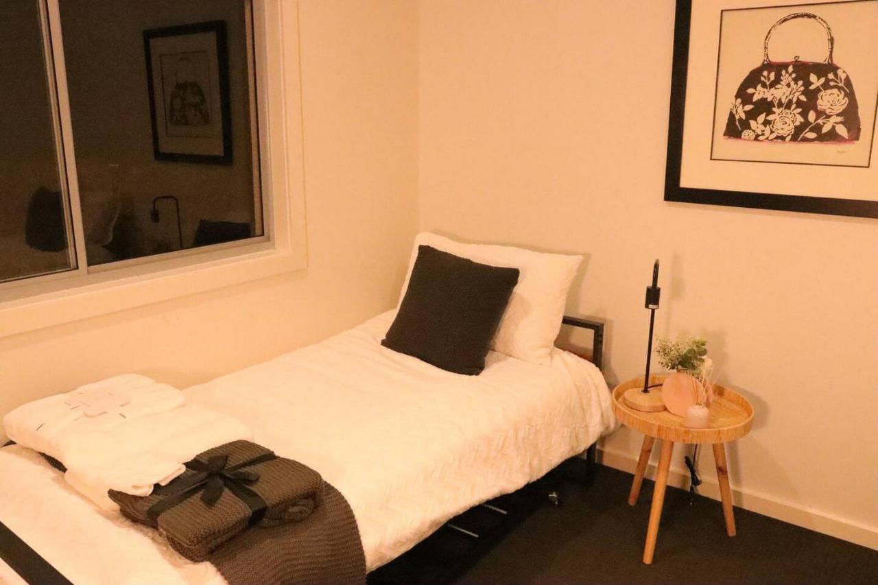 Footscray Just 7km Away To Cbd Newly Stylist Setup Homestay *