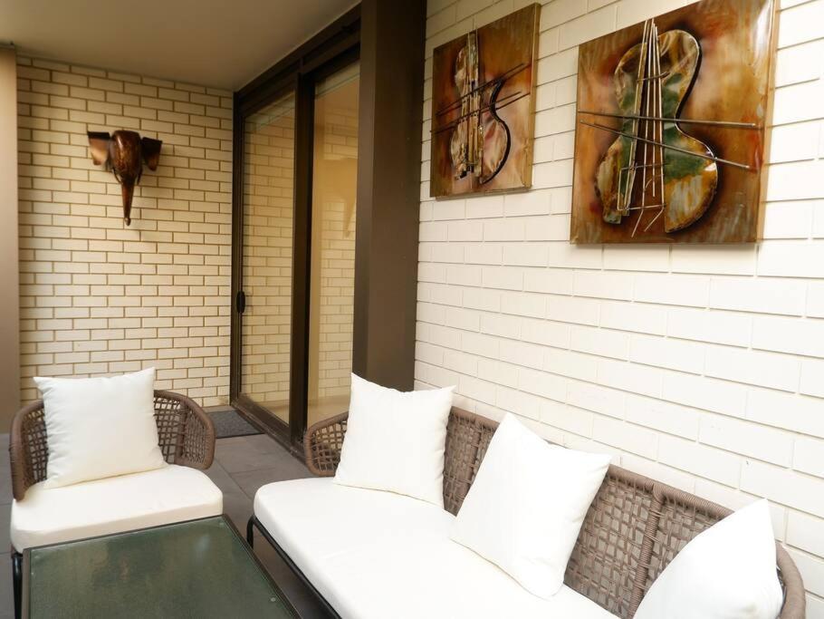 Caulfield Village *