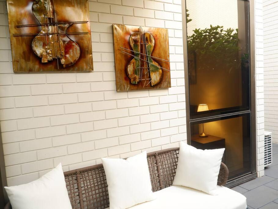 Caulfield Village Apartment *