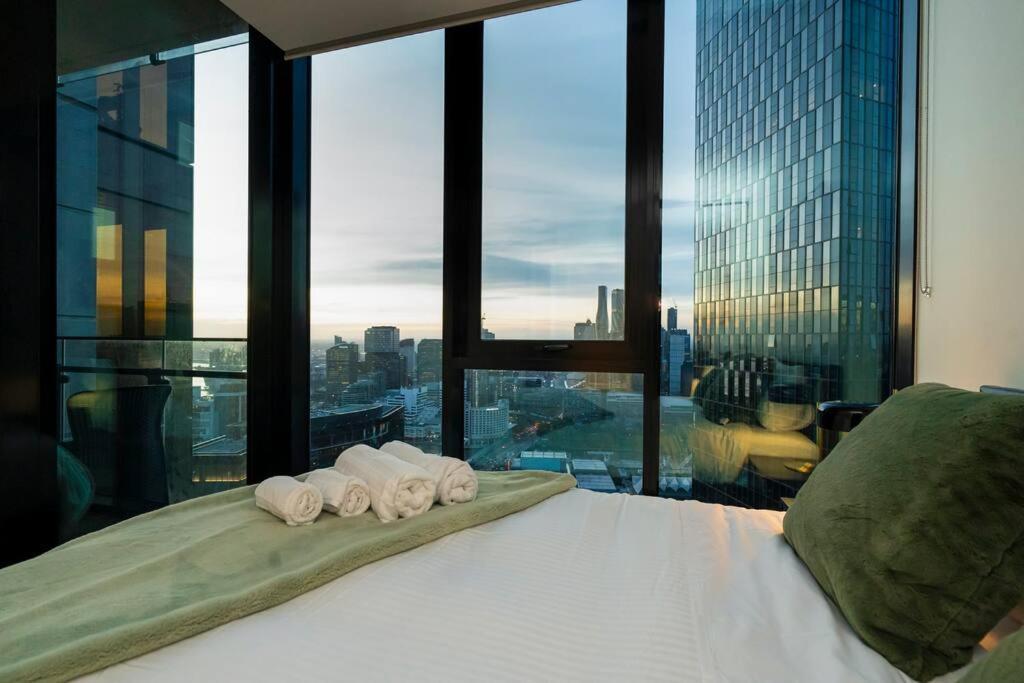 Luxe Haven - 42nd Floor Panoramic Views Apartamento *