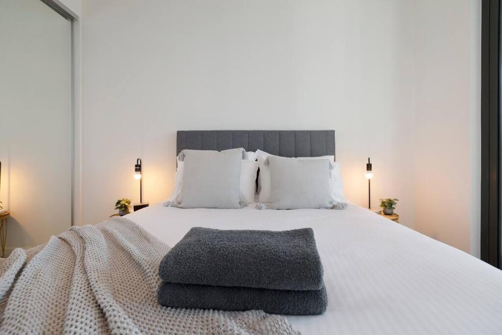 Lovely 1 Bedroom With Free Parking On Premises - 00209 Apartment *