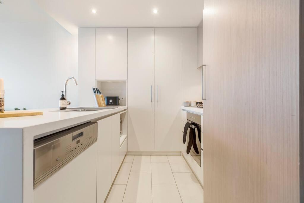Lovely 1-bedroom - 0177 * Melbourne