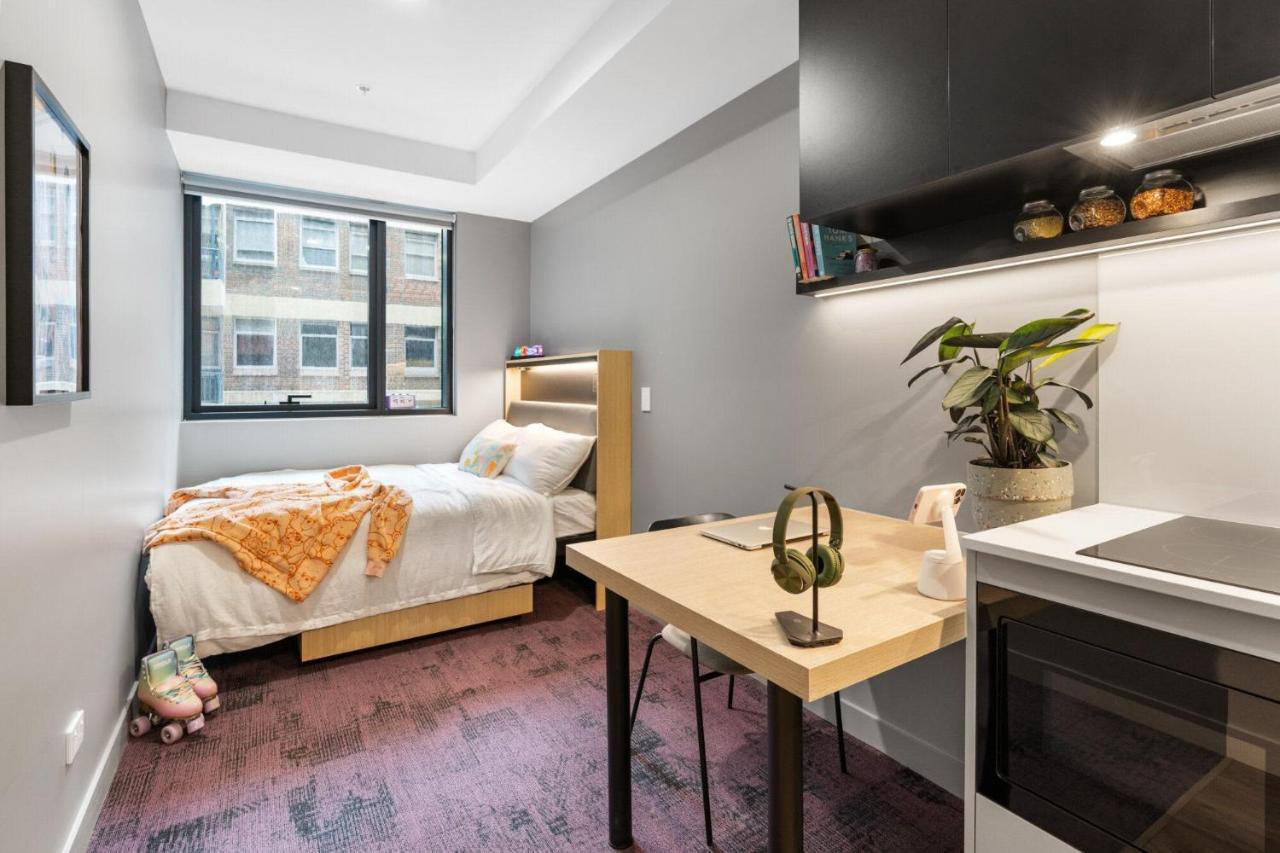 For Students Only - Prime Living At Victoria Market In Apartment