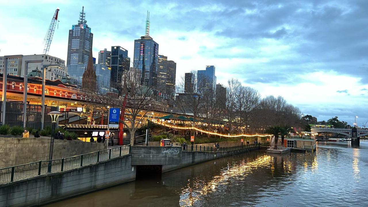 Elegant Three Bedrooms With Free Parking In Southbank Near Crown Apartment