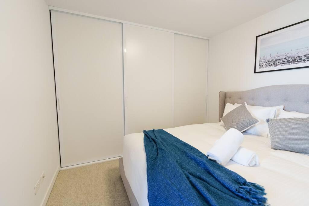 Modern 1 Bed Opposite Racecourse Apartamento