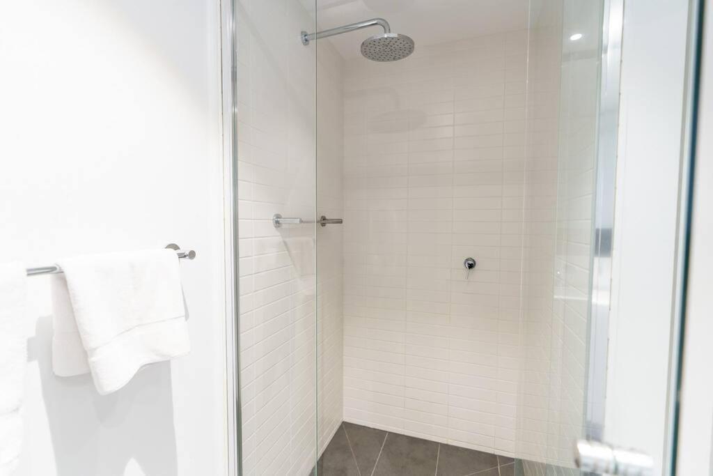 Modern 1 Bed Opposite Racecourse Apartamento *