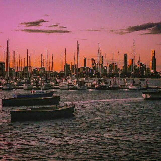 Beautiful Bay Views Huge 3-bedroom Office, Pool, Gym, 2 Car Spaces And So Much * Melbourne