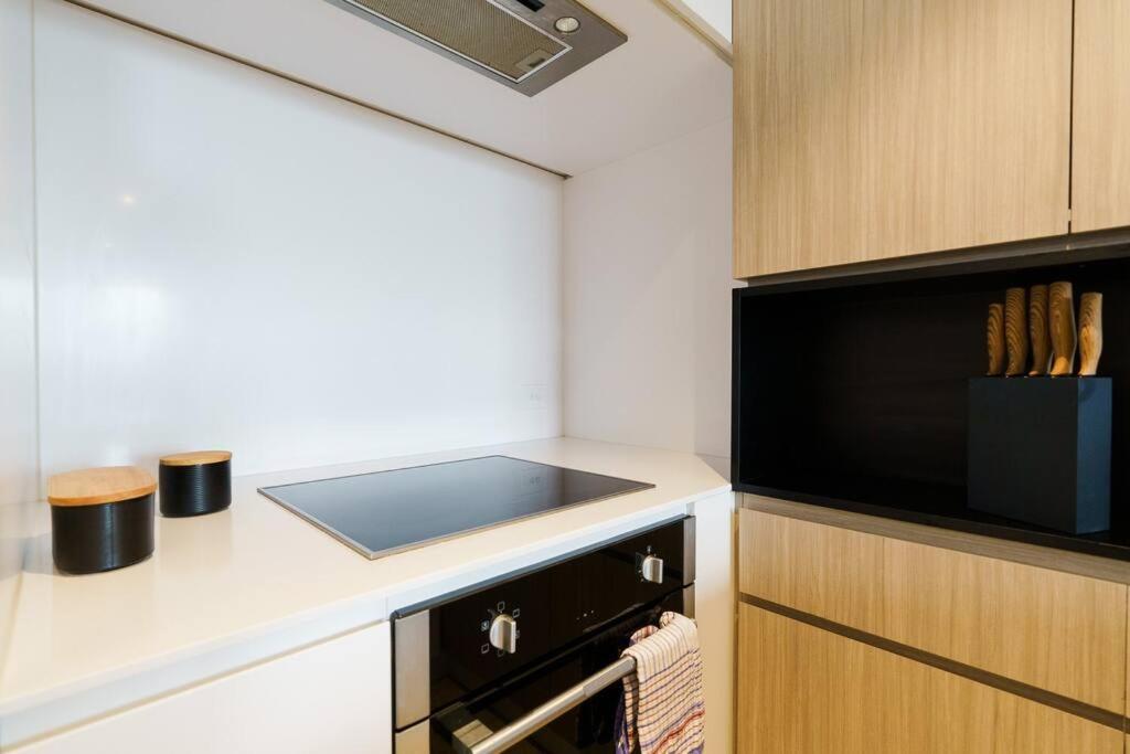Modern 1 Bed Opposite Racecourse Apartamento *