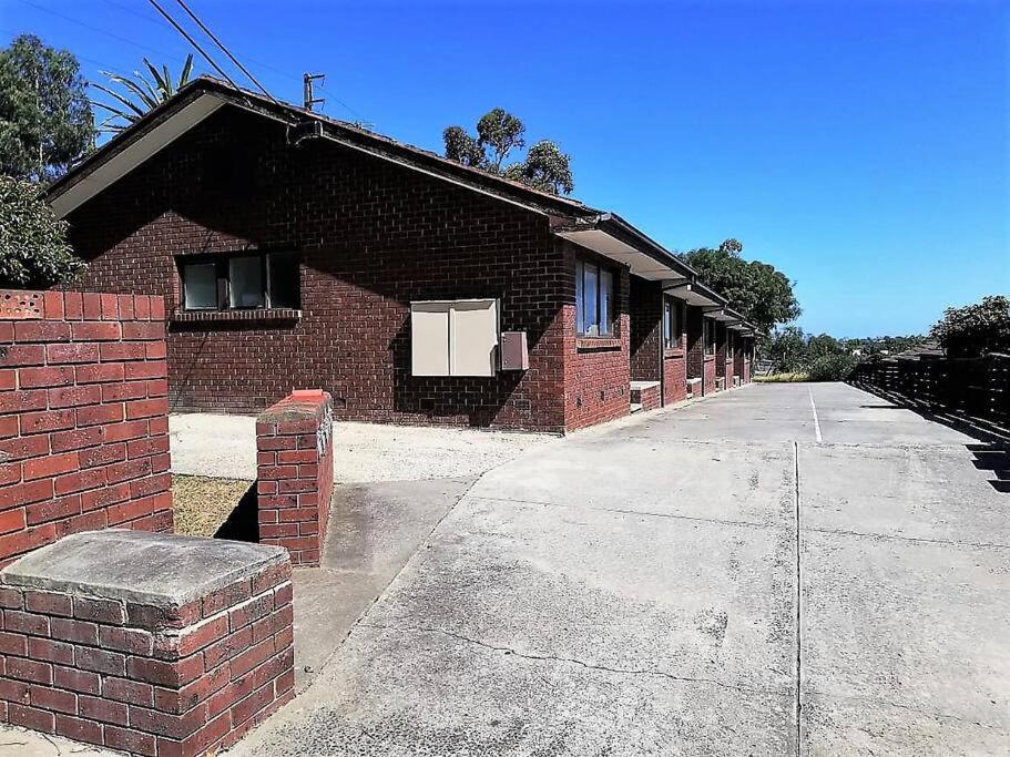 Villa Promo 2-bedroom Next To Train Station, Free Parking