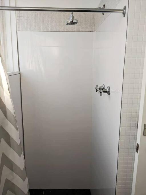 Villa Promo 2-bedroom Next To Train Station, Free Parking