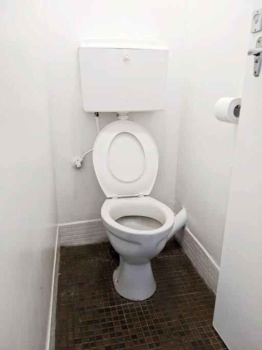 Promo 2-bedroom Next To Train Station, Free Parking * Melbourne