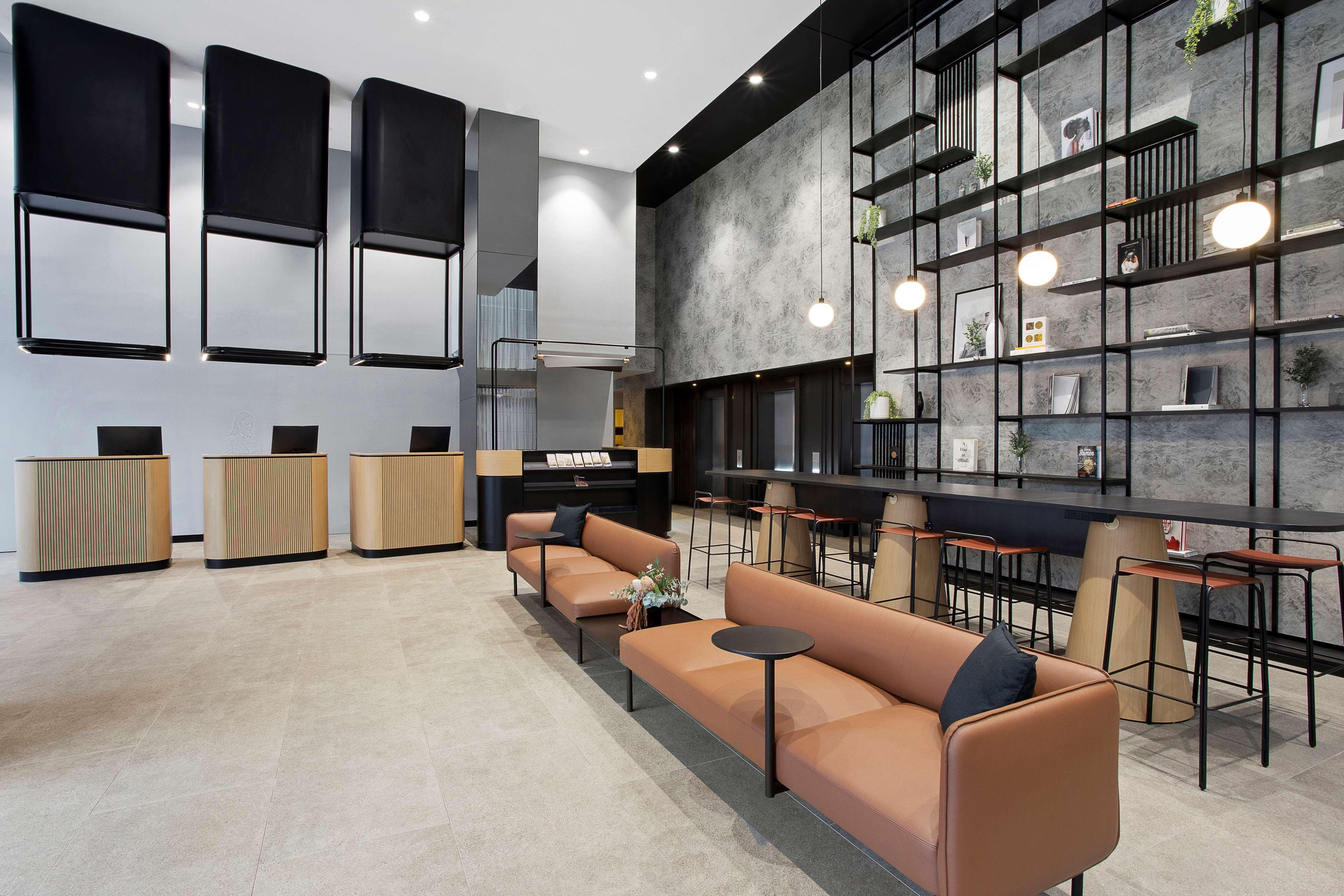 Hotel Travelodge Docklands 4*