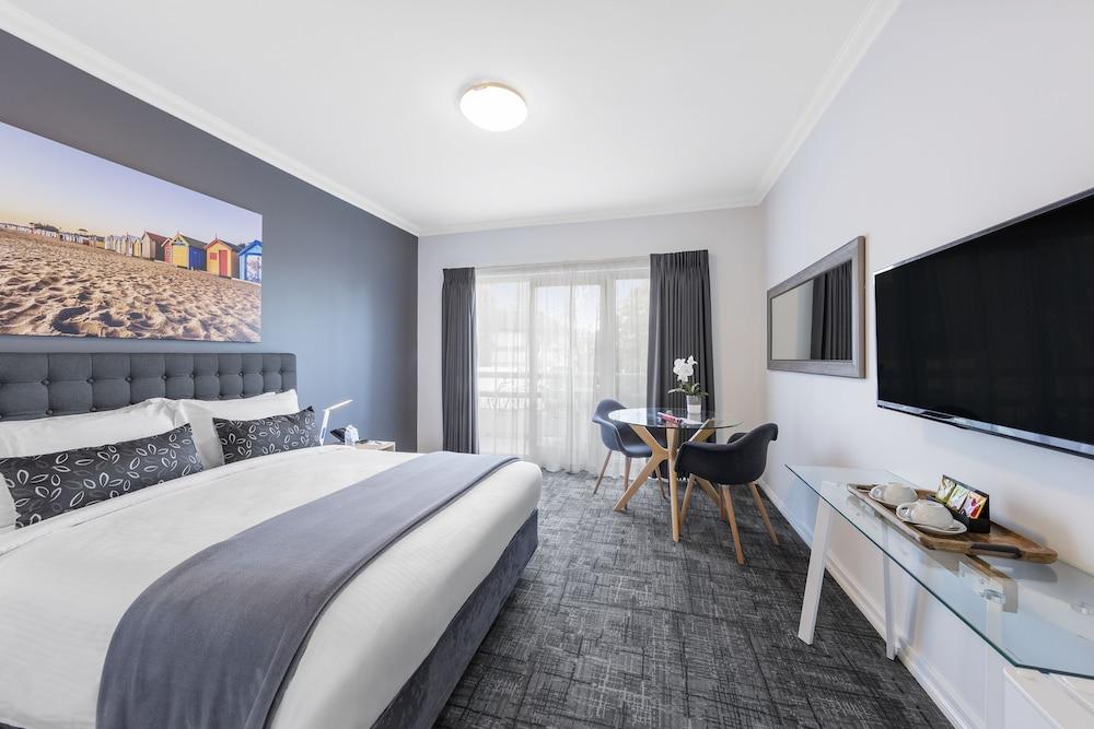 Kimberley Gardens Hotel, Serviced And Serviced